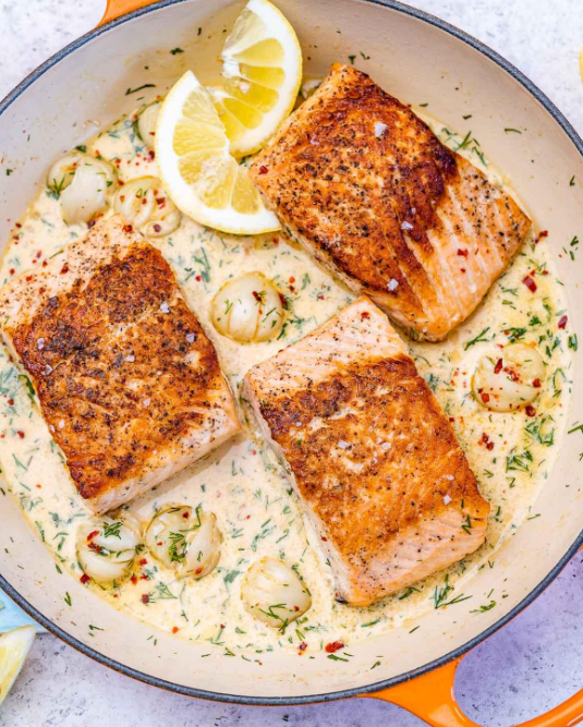 Creamy Garlic Salmon 🐟🧄