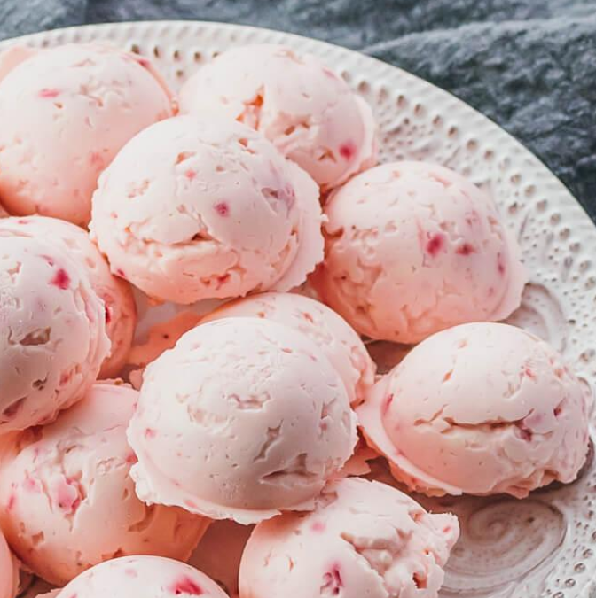 Strawberry Cream Fat Bombs 🍓