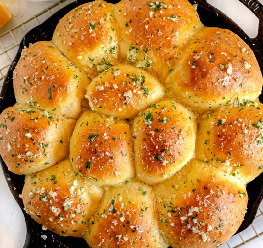 Garlic Butter Keto Bread 🧄🧈